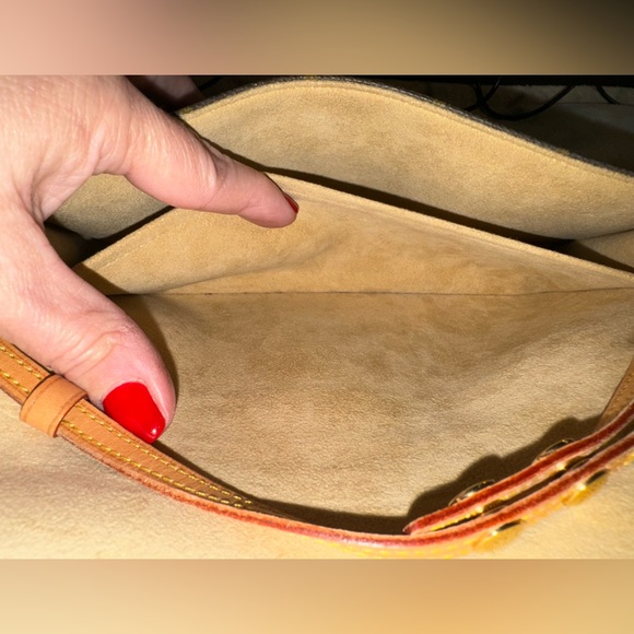 Louis Vuitton Monogram GM Twin Crossbody - Picture 7 of 8